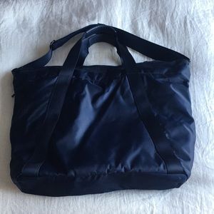 Lululemon Carry The Day tote bag